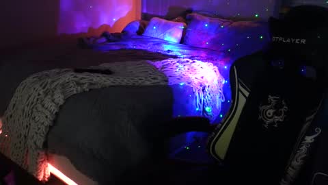 Jenna  - be back MONDAY night.  online show from January 18, 2026, 9:24 am