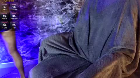 Chris  Dont forget to gift me thumb up Its very important to me and makes me happy AF  online show from November 11, 2025, 6:57 am