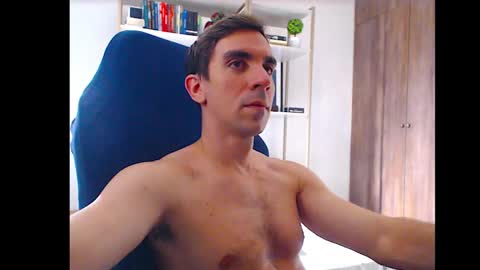 gatosarado23 online show from March 9, 2025, 11:47 am