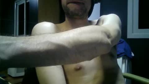 gauchors21 online show from November 15, 2025, 3:04 am