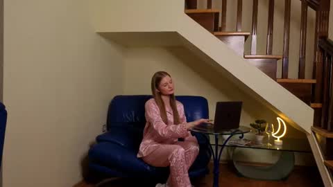 Maria online show from November 23, 2025, 2:00 am