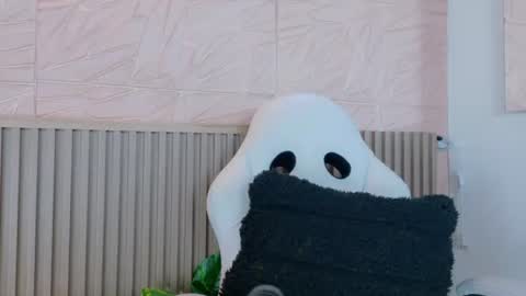 gaviluc_ online show from June 19, 2026, 11:58 am