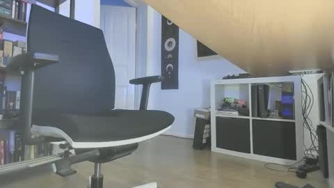 gaymer_play online show from February 24, 2025, 3:53 pm