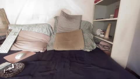 gayrobbin online show from May 10, 2026, 11:04 am