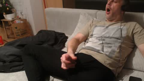 Snapshot of geilomattig chatting on December 23, 2024, 12:03 am Lassmiranda online show from December 23, 2024, 12:03 am