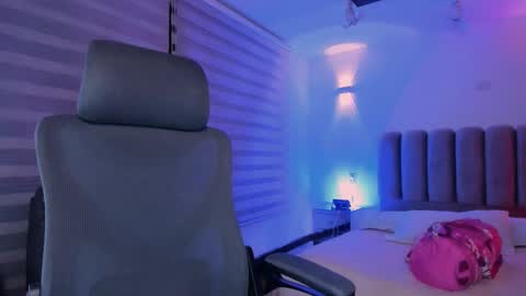 Gemma online show from November 22, 2025, 5:06 am