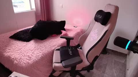 geminis11 online show from December 15, 2025, 9:08 pm