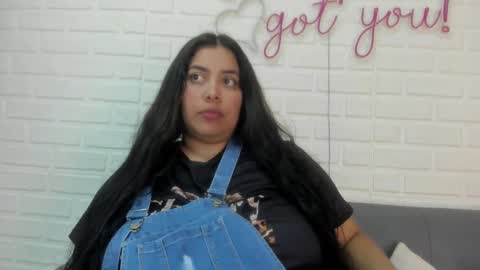 geminis muentes online show from November 23, 2025, 7:35 pm