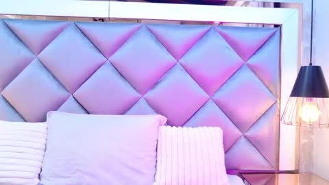 Maria  online show from November 25, 2025, 3:06 am