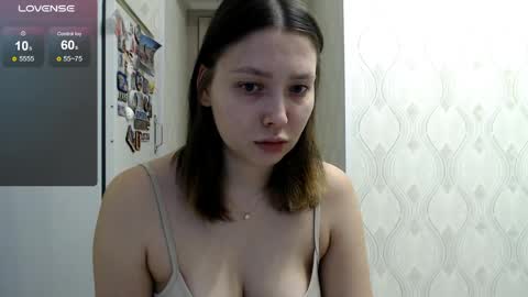 genev__ievee online show from April 26, 2026, 5:10 pm