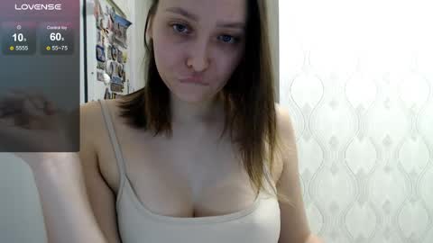 genev__ievee online show from April 27, 2026, 5:44 pm