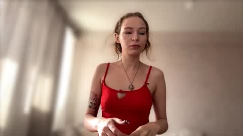 Snapshot of geneviveseay chatting on September 30, 2025, 8:19 am Emmi online show from September 30, 2025, 8:19 am