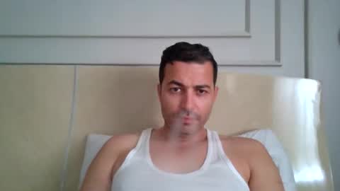 Snapshot of genteldevil chatting on October 16, 2025, 9:32 am genteldevil online show from October 16, 2025, 9:32 am