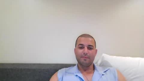 Snapshot of genteldevil chatting on August 3, 2026, 10:35 pm genteldevil online show from August 3, 2026, 10:35 pm