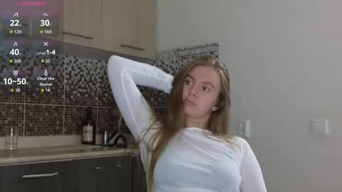 Snapshot of gentle_sasha chatting on October 29, 2025, 8:32 pm Sasha online show from October 29, 2025, 8:32 pm