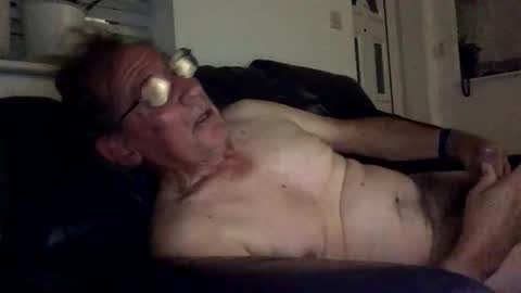 Snapshot of geoff242535 chatting on October 22, 2025, 9:47 pm geoff242535 online show from October 22, 2025, 9:47 pm