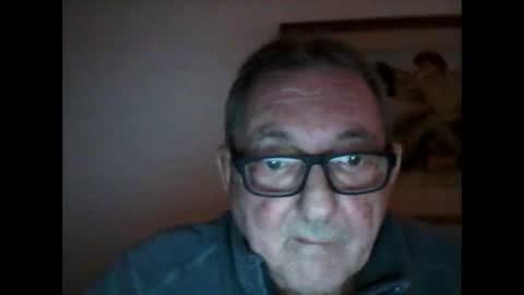 Snapshot of georg1412 chatting on December 5, 2024, 4:01 pm georg1412 online show from December 5, 2024, 4:01 pm
