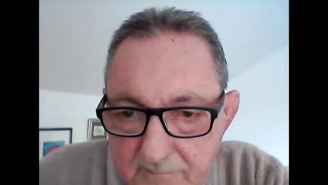 Snapshot of georg1412 chatting on April 2, 2026, 9:40 am georg1412 online show from April 2, 2026, 9:40 am