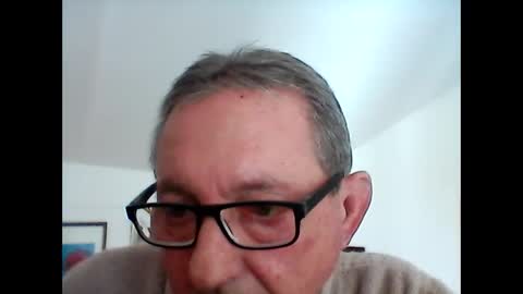 Snapshot of georg1412 chatting on May 4, 2026, 9:05 am georg1412 online show from May 4, 2026, 9:05 am