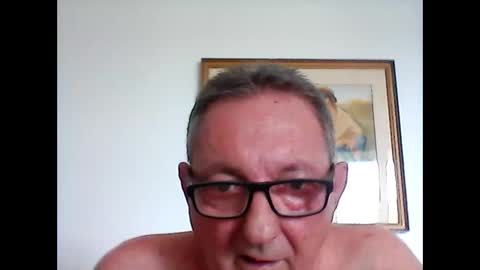 Snapshot of georg1412 chatting on May 26, 2026, 1:18 pm georg1412 online show from May 26, 2026, 1:18 pm