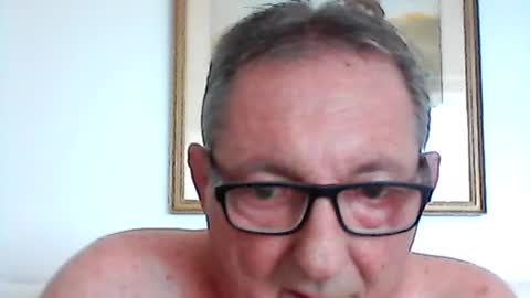 Snapshot of georg1412 chatting on June 24, 2026, 1:21 pm georg1412 online show from June 24, 2026, 1:21 pm