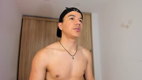 Snapshot of george_cams1 chatting on June 10, 2026, 9:08 am Jorge online show from June 10, 2026, 9:08 am