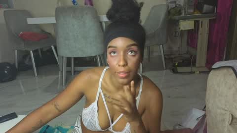 Snapshot of georgiss_ chatting on June 5, 2026, 5:03 am georgiss_ online show from June 5, 2026, 5:03 am