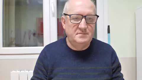 gerardlp131313 online show from February 4, 2026, 7:53 pm