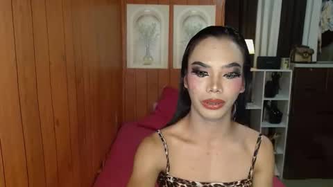 Sidneymorens online show from November 16, 2025, 2:11 pm