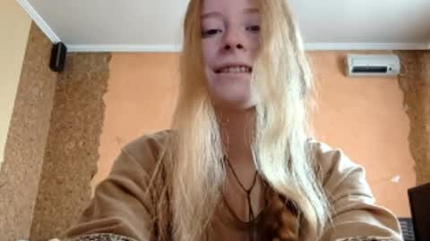 Snapshot of gertrudisturbe chatting on April 28, 2026, 2:10 am Kate online show from April 28, 2026, 2:10 am
