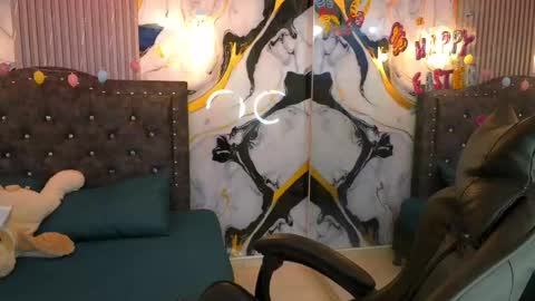 Gia online show from April 1, 2026, 3:07 am