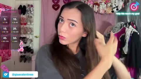 Gia online show from September 14, 2025, 11:37 pm