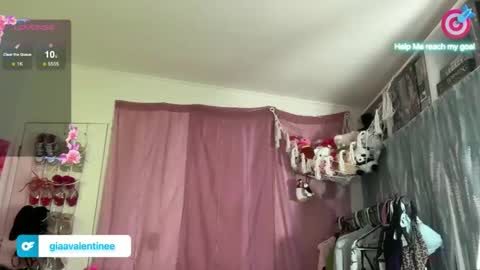 Gia online show from March 25, 2026, 5:30 pm