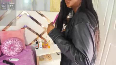 Snapshot of gianinalewis chatting on March 24, 2026, 3:28 pm Gianina online show from March 24, 2026, 3:28 pm