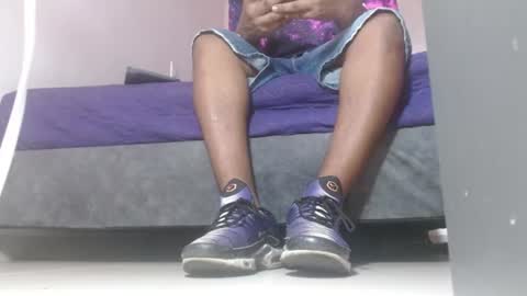 Snapshot of giant_feet chatting on August 9, 2026, 5:07 pm BOSS online show from August 9, 2026, 5:07 pm