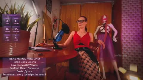 Snapshot of giantess_eva chatting on May 17, 2026, 7:21 pm Eva online show from May 17, 2026, 7:21 pm