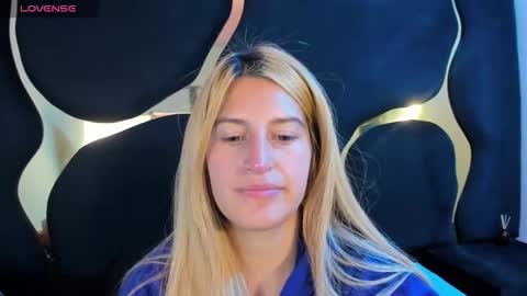 GiaRoussel online show from February 15, 2026, 4:25 pm