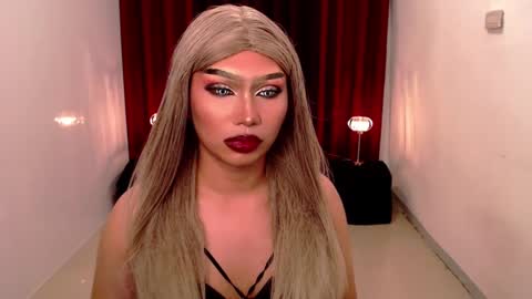 Snapshot of giaxxx01 chatting on December 8, 2024, 8:41 am Gia X online show from December 8, 2024, 8:41 am