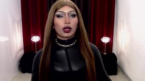 Snapshot of giaxxx01 chatting on December 9, 2024, 6:34 am Gia X online show from December 9, 2024, 6:34 am