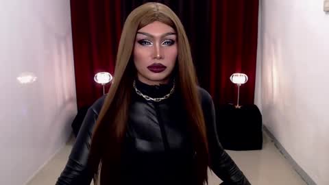 Snapshot of giaxxx01 chatting on December 13, 2024, 5:38 am Gia X online show from December 13, 2024, 5:38 am