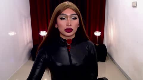 Snapshot of giaxxx01 chatting on December 17, 2024, 3:39 am Gia X online show from December 17, 2024, 3:39 am