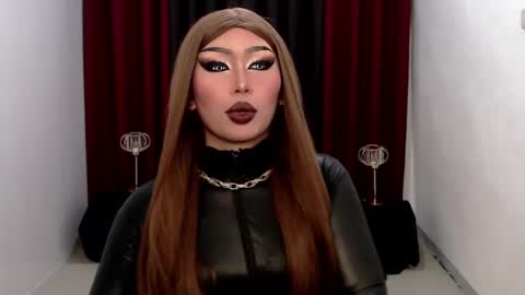 Snapshot of giaxxx01 chatting on January 12, 2025, 7:43 am Gia X online show from January 12, 2025, 7:43 am