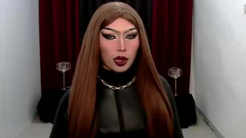 Snapshot of giaxxx01 chatting on January 13, 2025, 7:54 am Gia X online show from January 13, 2025, 7:54 am