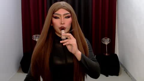 Snapshot of giaxxx01 chatting on February 9, 2025, 5:40 am Gia X online show from February 9, 2025, 5:40 am