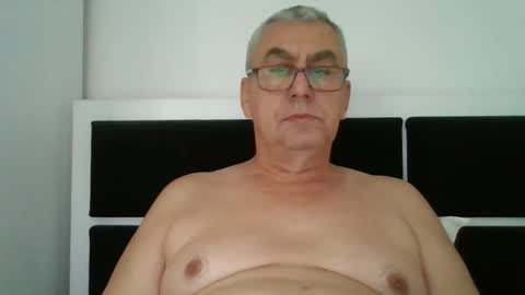 Snapshot of gigi1970 chatting on October 30, 2025, 11:33 am gigi1970 online show from October 30, 2025, 11:33 am