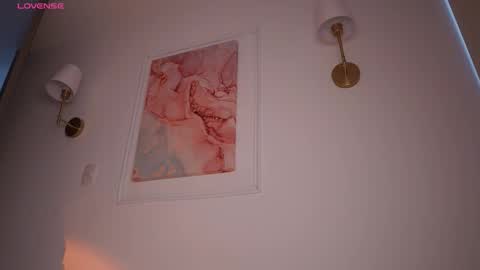 GIGI online show from September 12, 2025, 1:00 pm