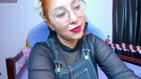 gigimooon online show from February 15, 2026, 11:01 pm