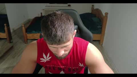 Snapshot of gigollo65 chatting on April 4, 2026, 10:51 pm Moki online show from April 4, 2026, 10:51 pm