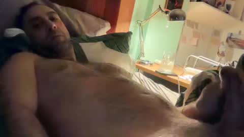 Snapshot of gilber10101 chatting on November 10, 2025, 11:42 am gilber10101 online show from November 10, 2025, 11:42 am