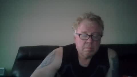 gimmmieoooo online show from July 7, 2026, 6:58 am